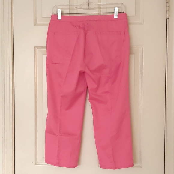NWOT. BCBG MaxAzria 100% Cotton Cropped pant with real pockets. - Picture 7 of 7